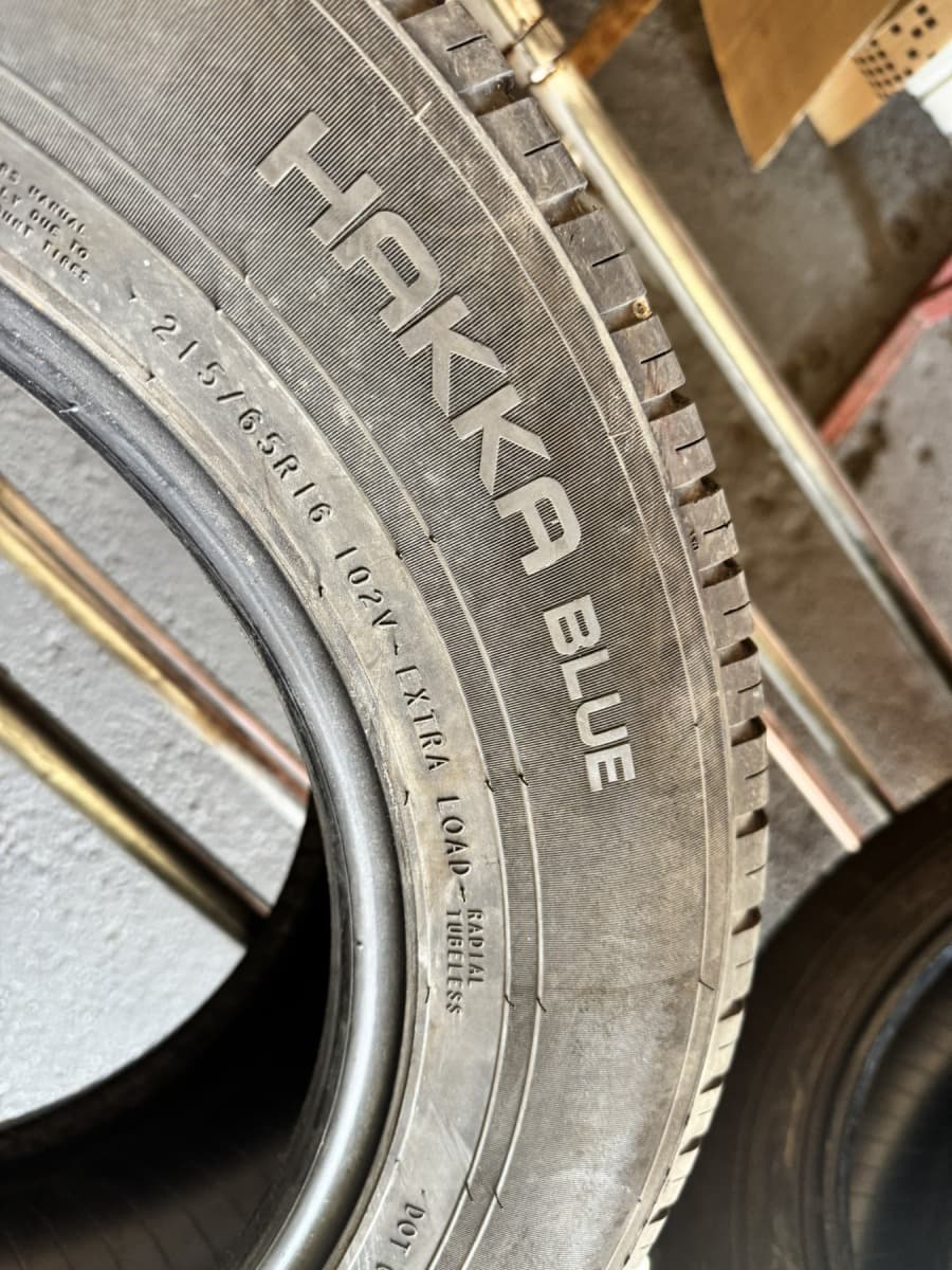 Вживані шини Nokian Hakka Blue 215/65 R 16