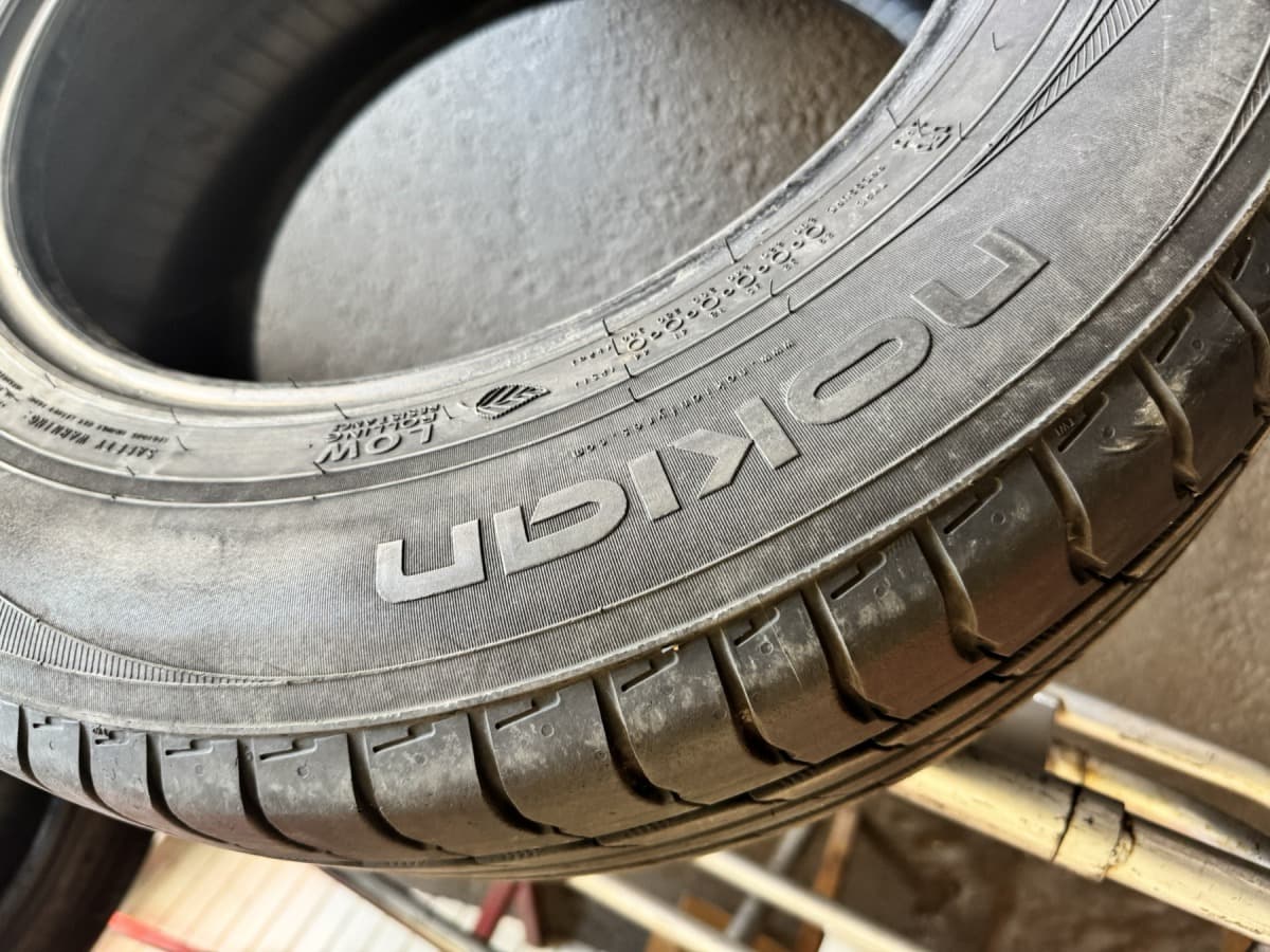 Вживані шини Nokian Hakka Blue 215/65 R 16