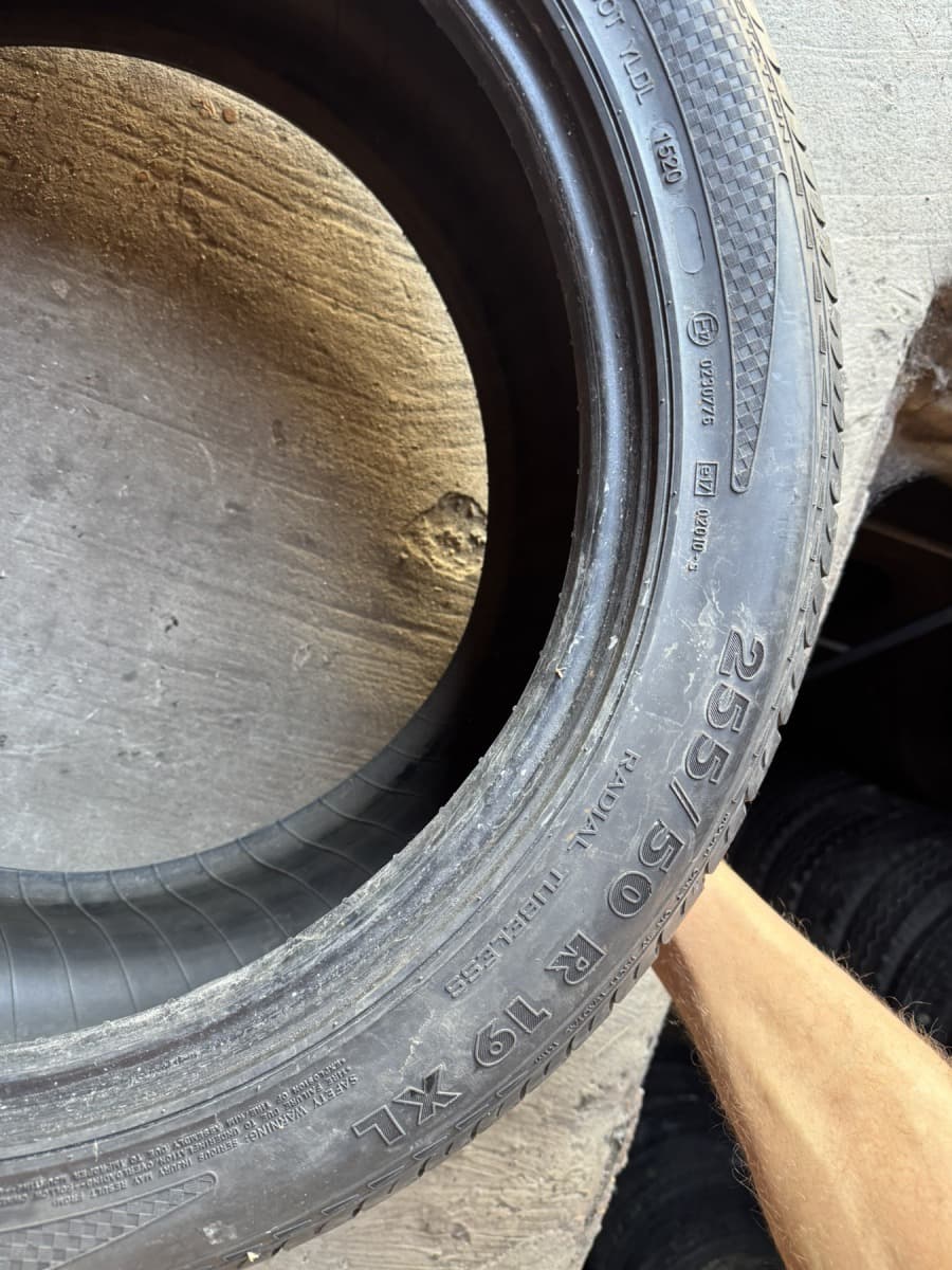 Вживані шини Nokian NRV i 255/50 R 19