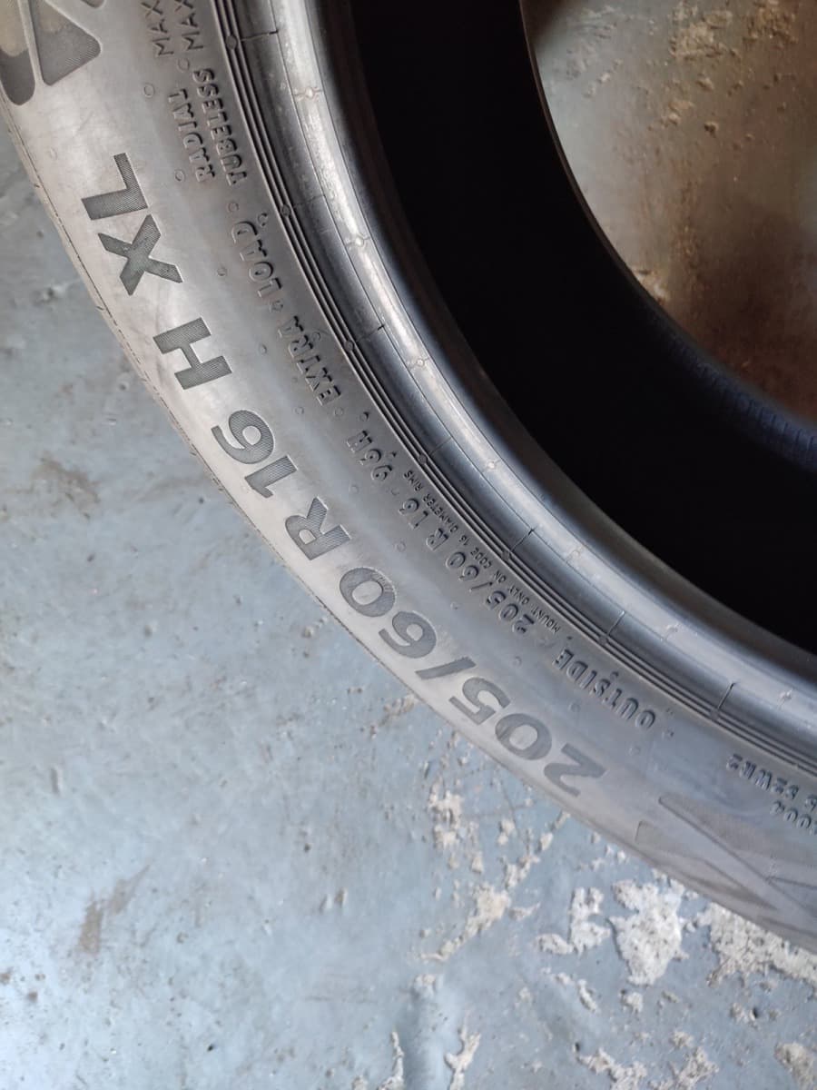 Вживані шини Continental EcoContact 6    . 205/60 R 16