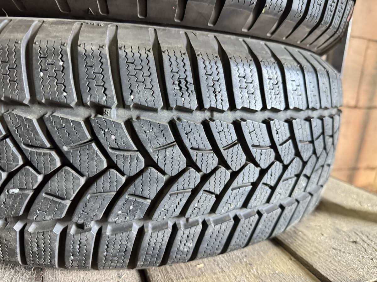 Вживані шини Firestone Winterhawk 3 … 215/60 R 16