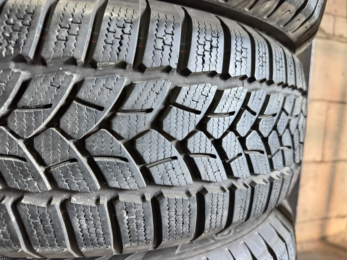 Вживані шини Firestone Winterhawk 3 … 215/60 R 16