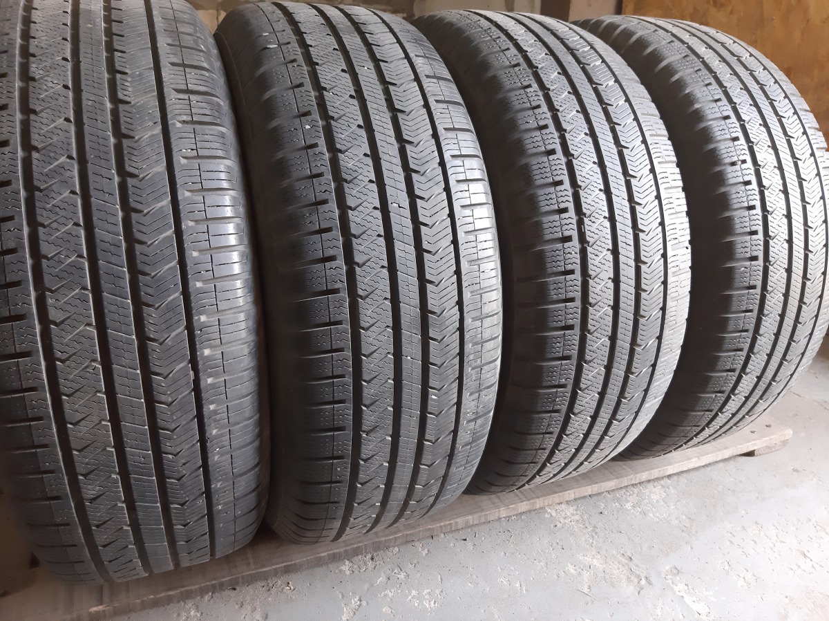 Придбати вживані шини Vredestein Quatrac 5.   235/60 R 16