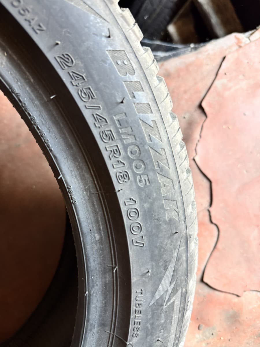 Вживані шини Bridgestone Blizzak LM-005 … 245/45 R 18