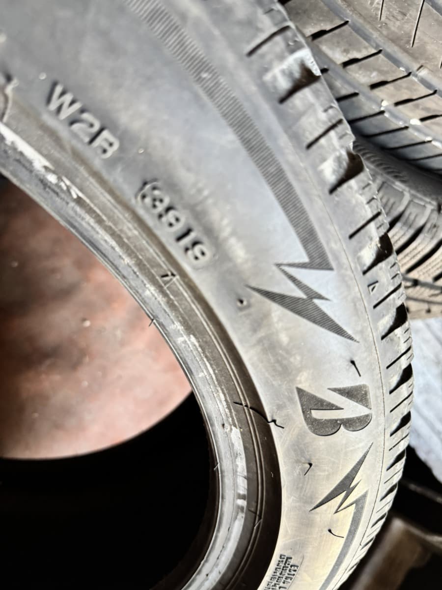 Вживані шини Bridgestone Blizzak LM-005 … 245/45 R 18