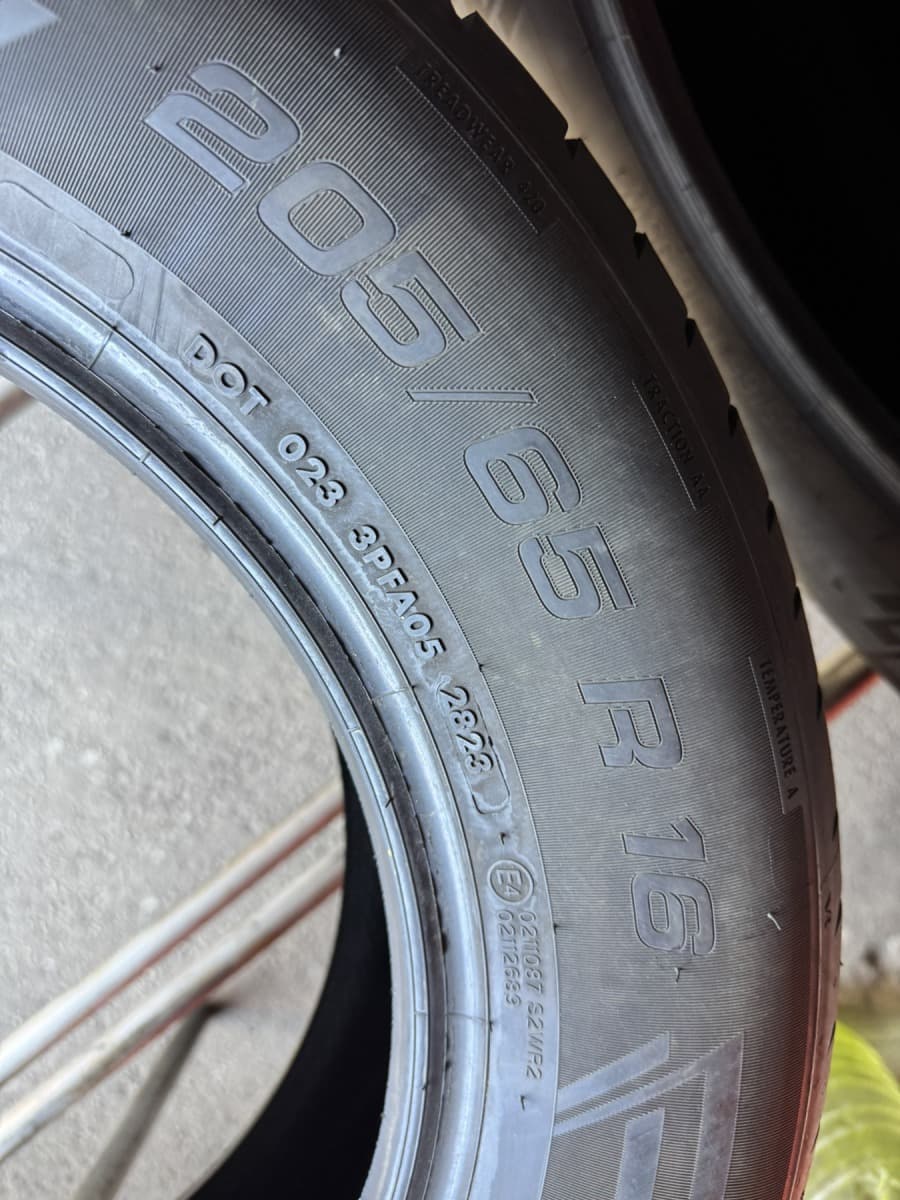 Вживані шини Vredestein Ultrac 205/65 R 16