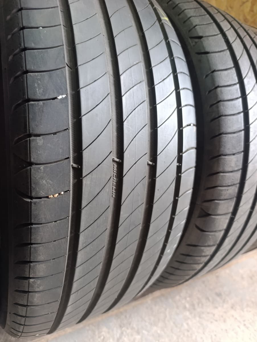 Вживані шини Michelin Primacy 4   .  215/50 R 17