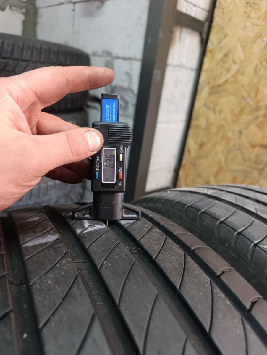 Вживані шини Michelin Primacy 4   .  215/50 R 17