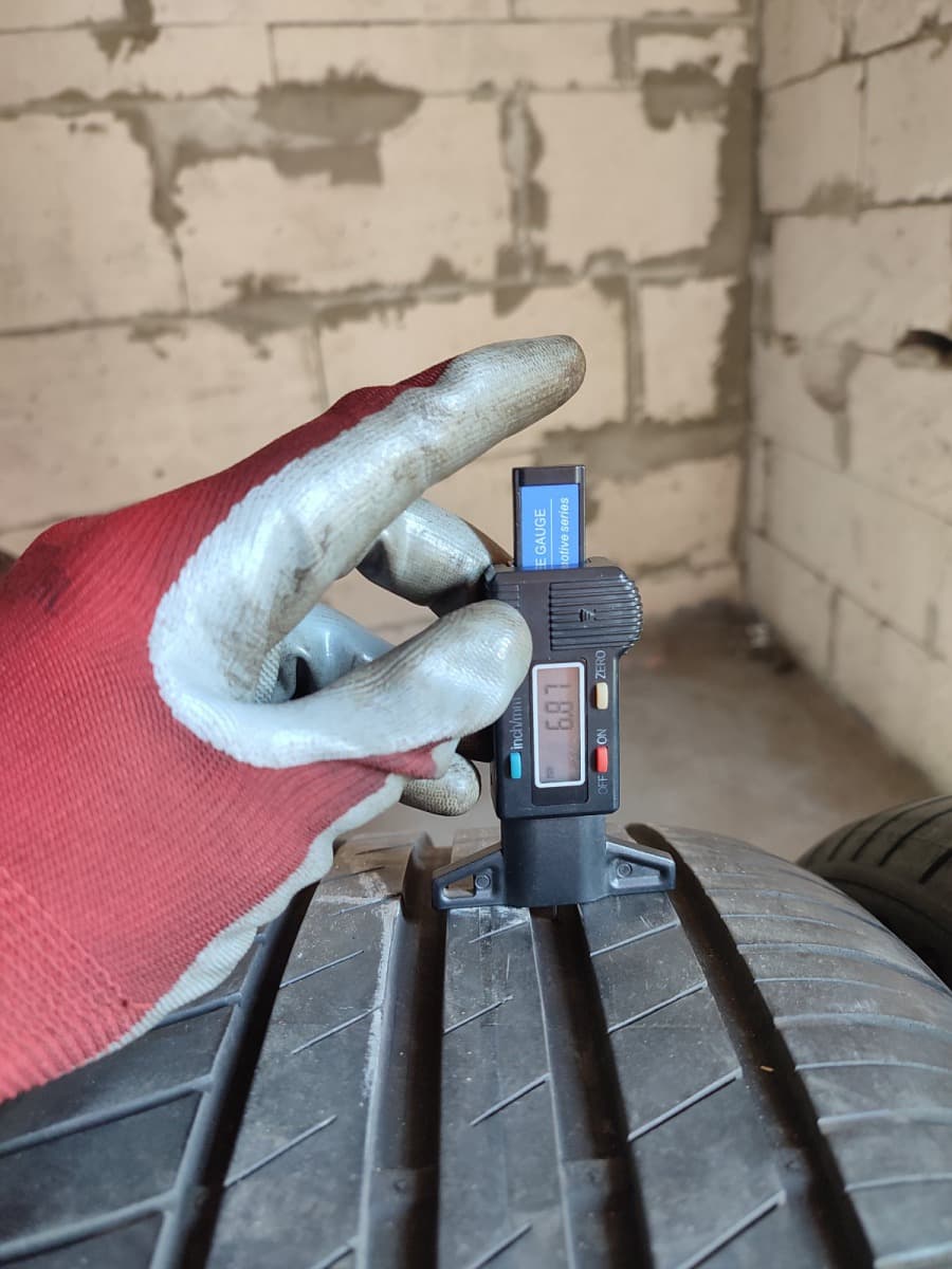 Вживані шини GoodYear Efficient Grip  225/50 R 17