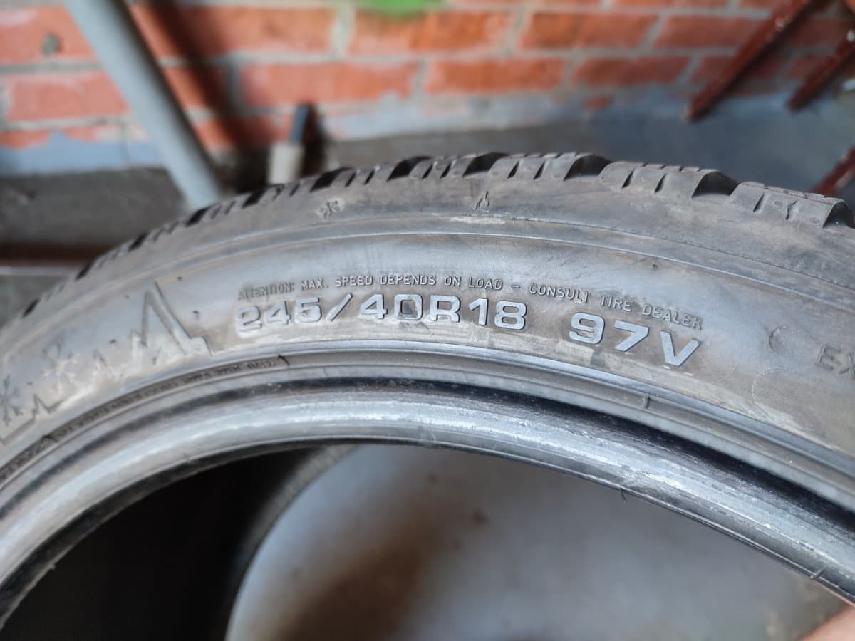 Вживані шини Dunlop Winter Sport 5.    245/40 R 18