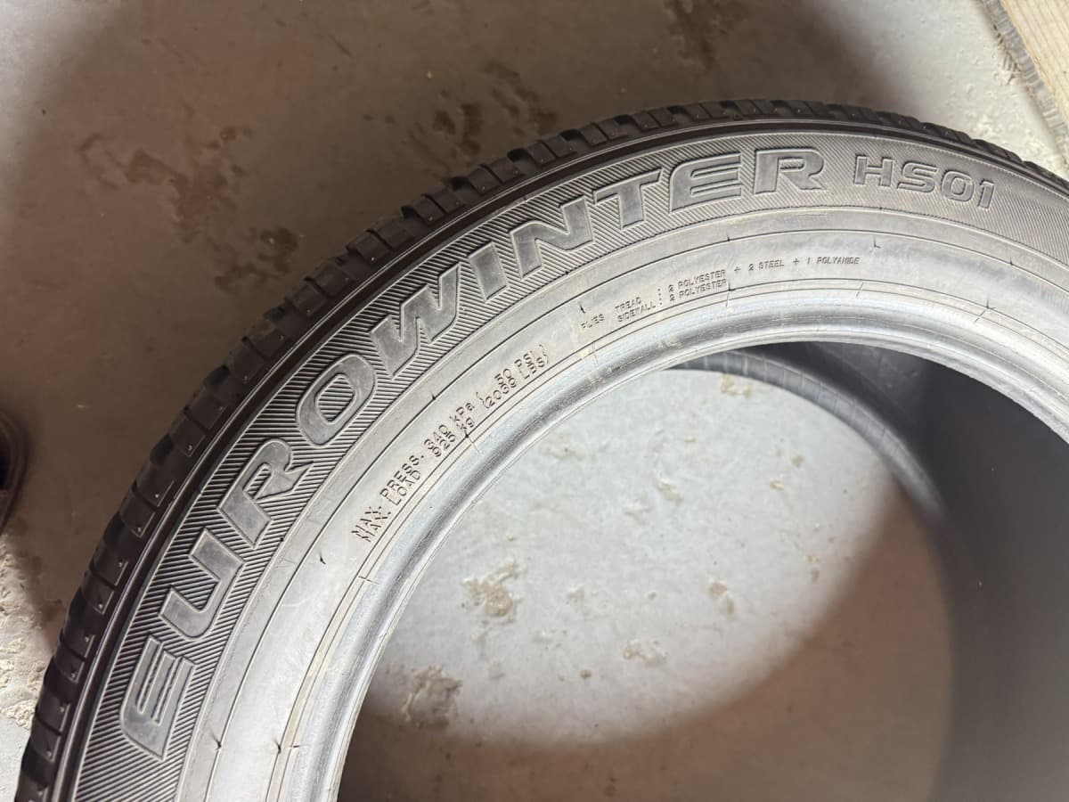Вживані шини Falken EuroWinter HS01      235/55 R 19