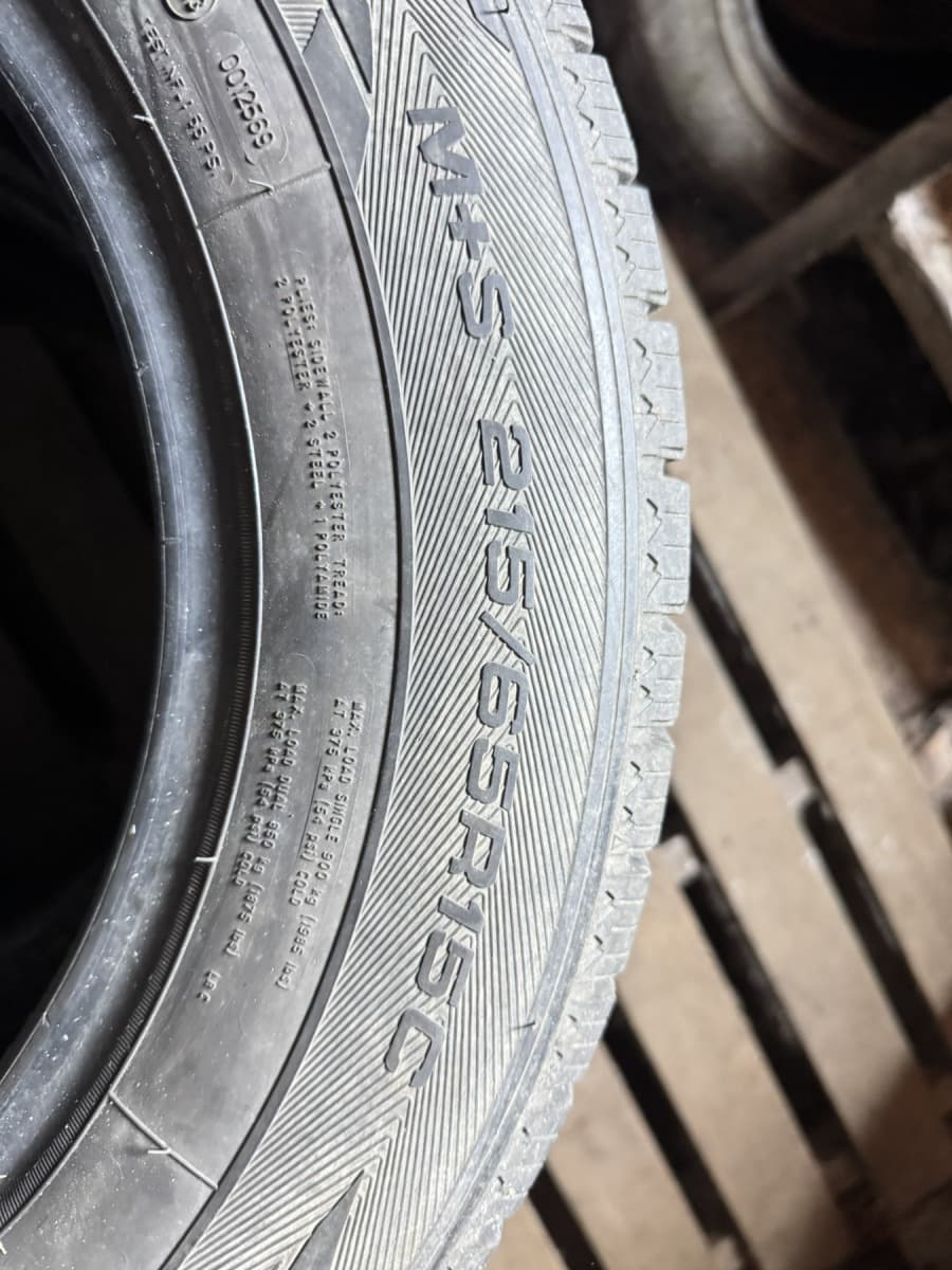 Вживані шини GoodYear Gargo UltraGrip М+S  … 215/65 R 15C