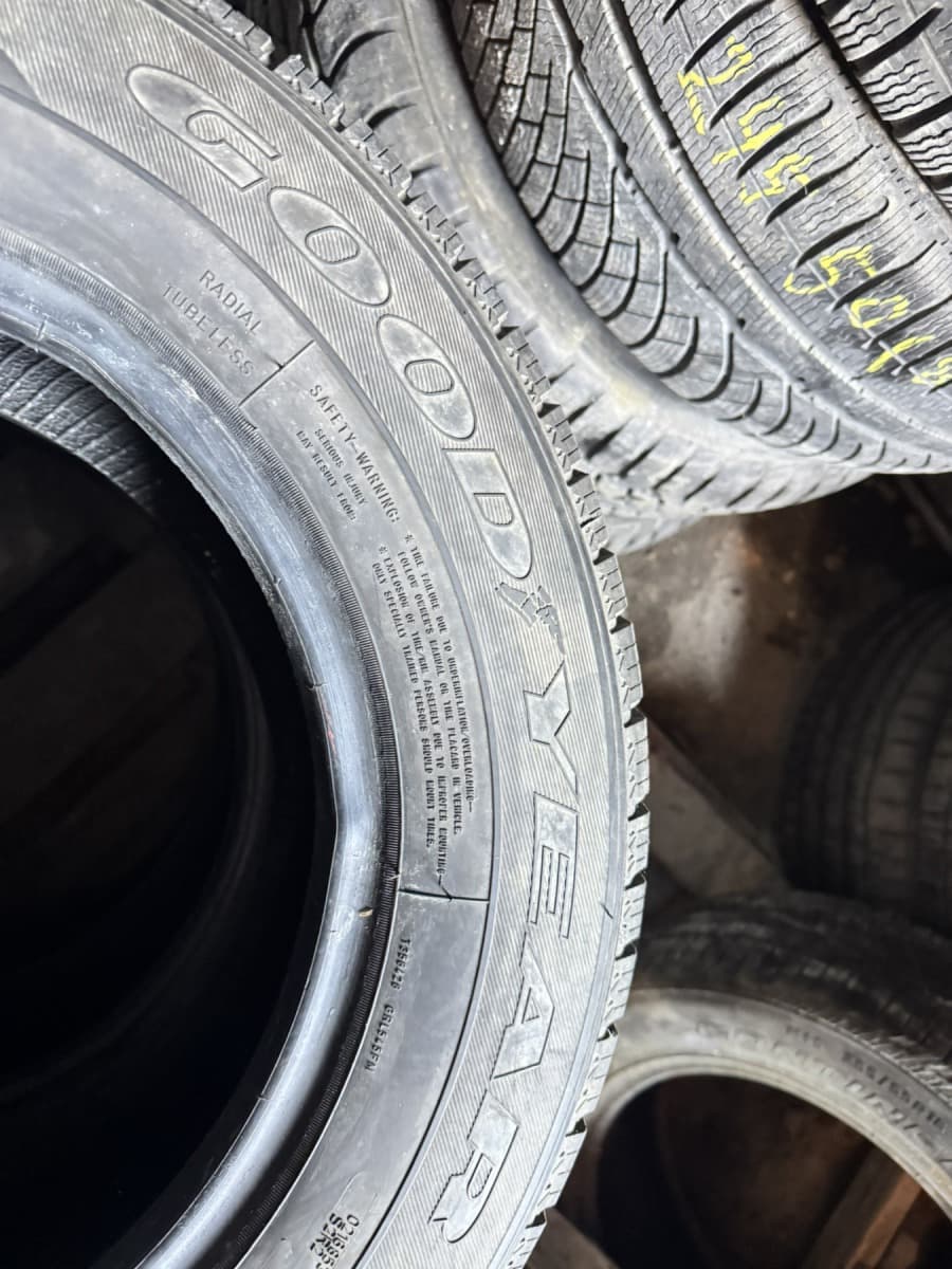 Вживані шини GoodYear Gargo UltraGrip М+S  … 215/65 R 15C