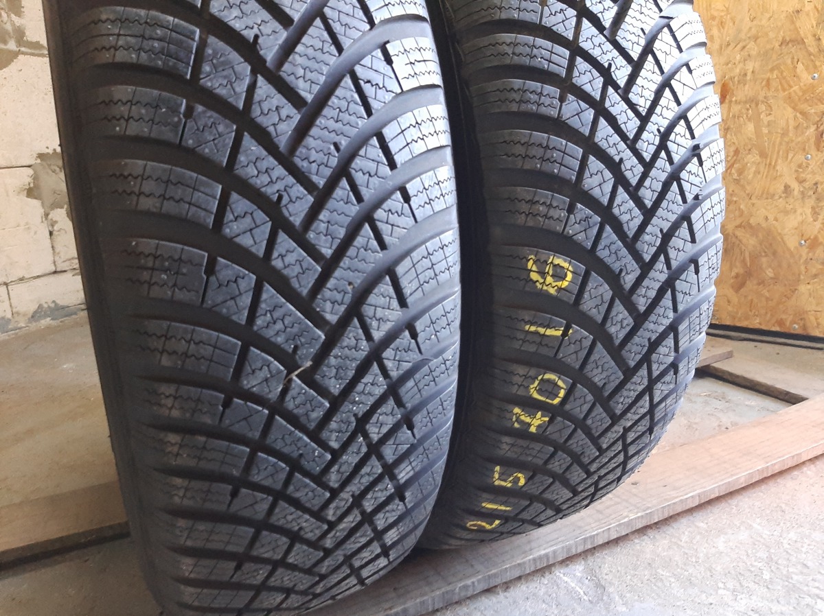 Придбати вживані шини Hankook Winter I cept RS3 .    215/70 R 16