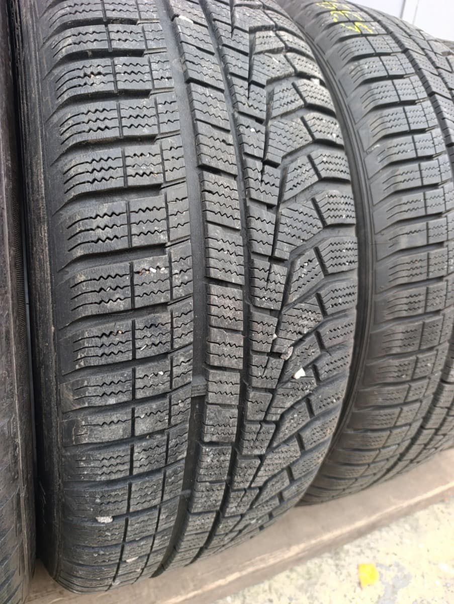 Вживані шини Hankook Winter I Cept EVO2 SUV   . 225/55 R 18