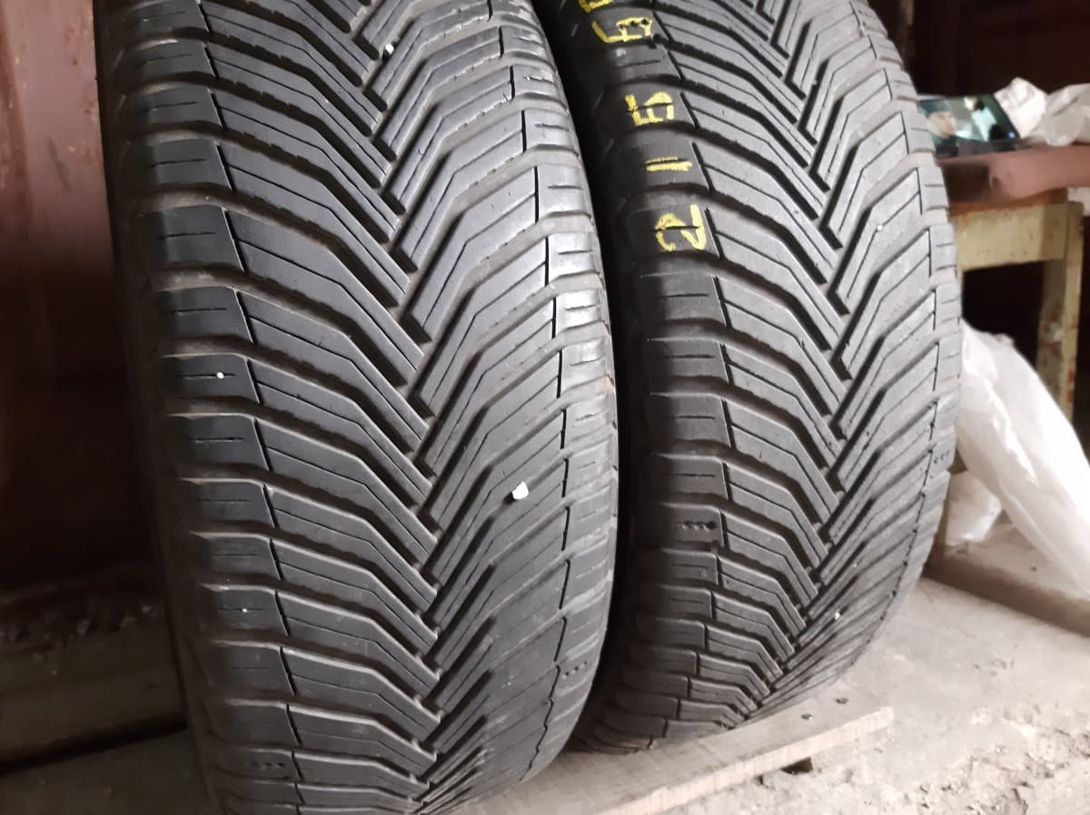 Придбати вживані шини Michelin Cross Climate 2   …   215/55 R 17