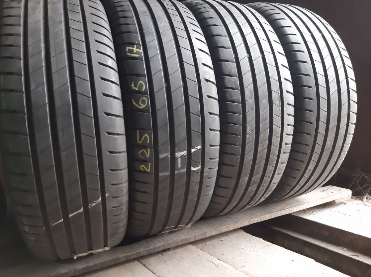 Придбати вживані шини Bridgestone Turanza T005      … 225/65 R 17