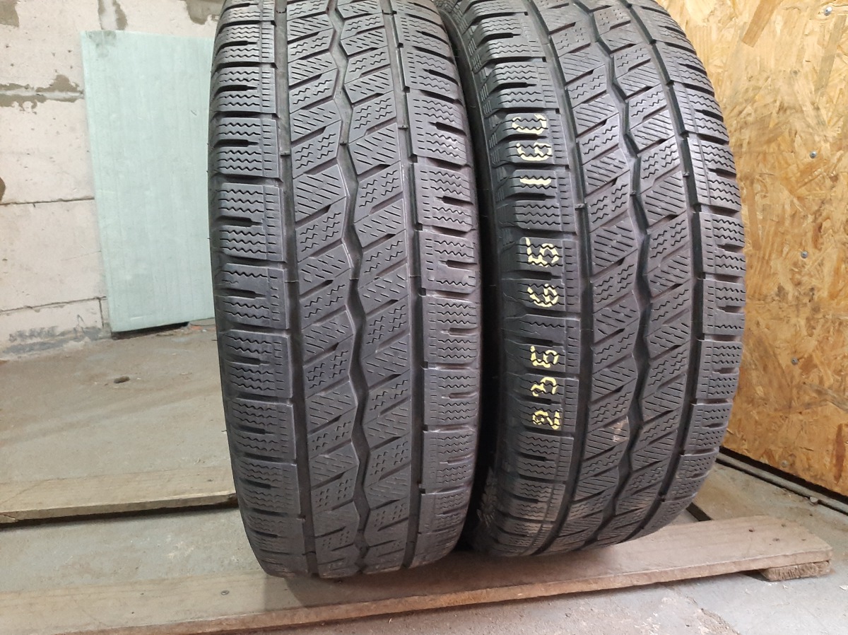 Придбати вживані шини Hankook Winter I`cept LV    235/65 R 16C