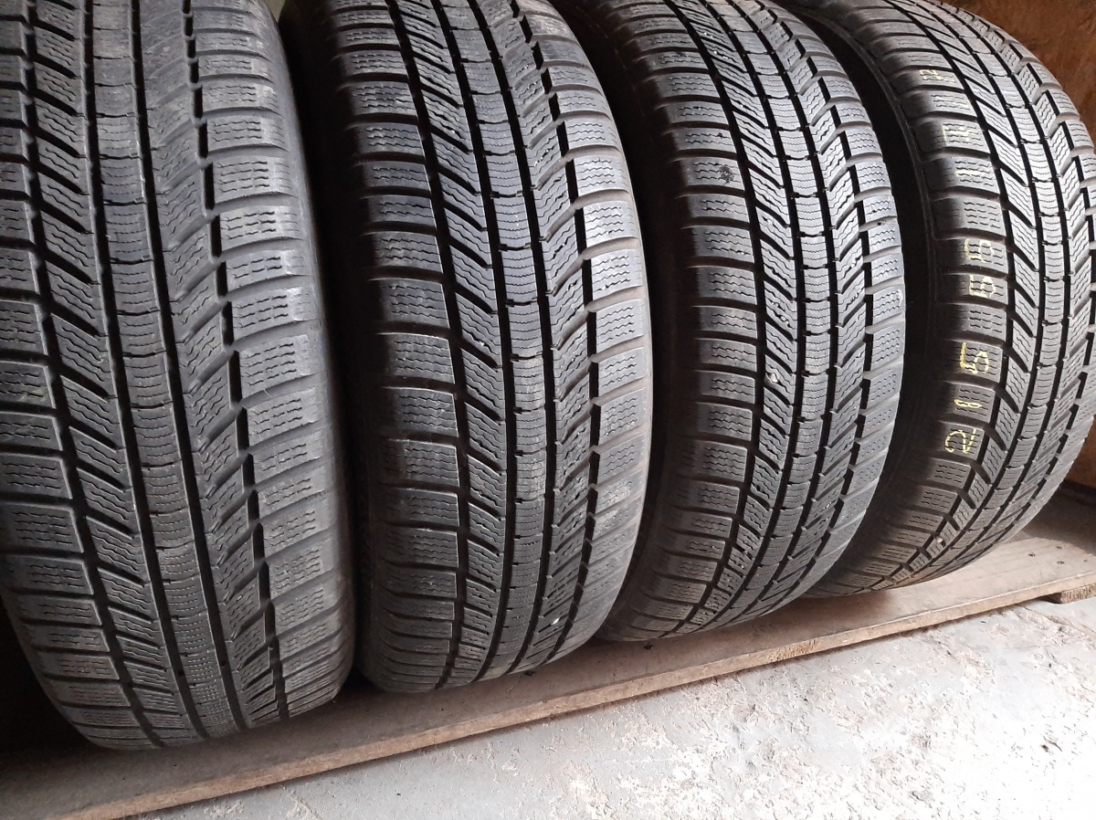 Придбати вживані шини Continental WinterContact TS870      215/55 R 17