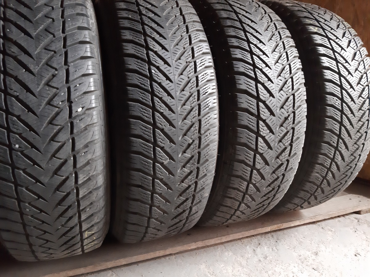 Придбати вживані шини GoodYear Ultra Grip + Suv 4*4   .  .  … 225/65 R 17