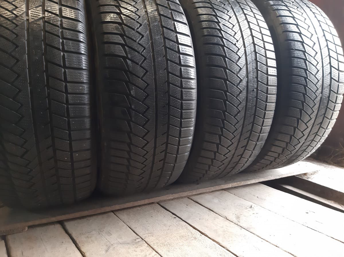Придбати вживані шини Continental WinterContact 850P     . 275/50 R 20
