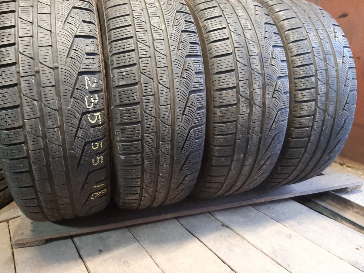 Придбати вживані шини Pirelli Sottozero Winter 210       235/55 R 18