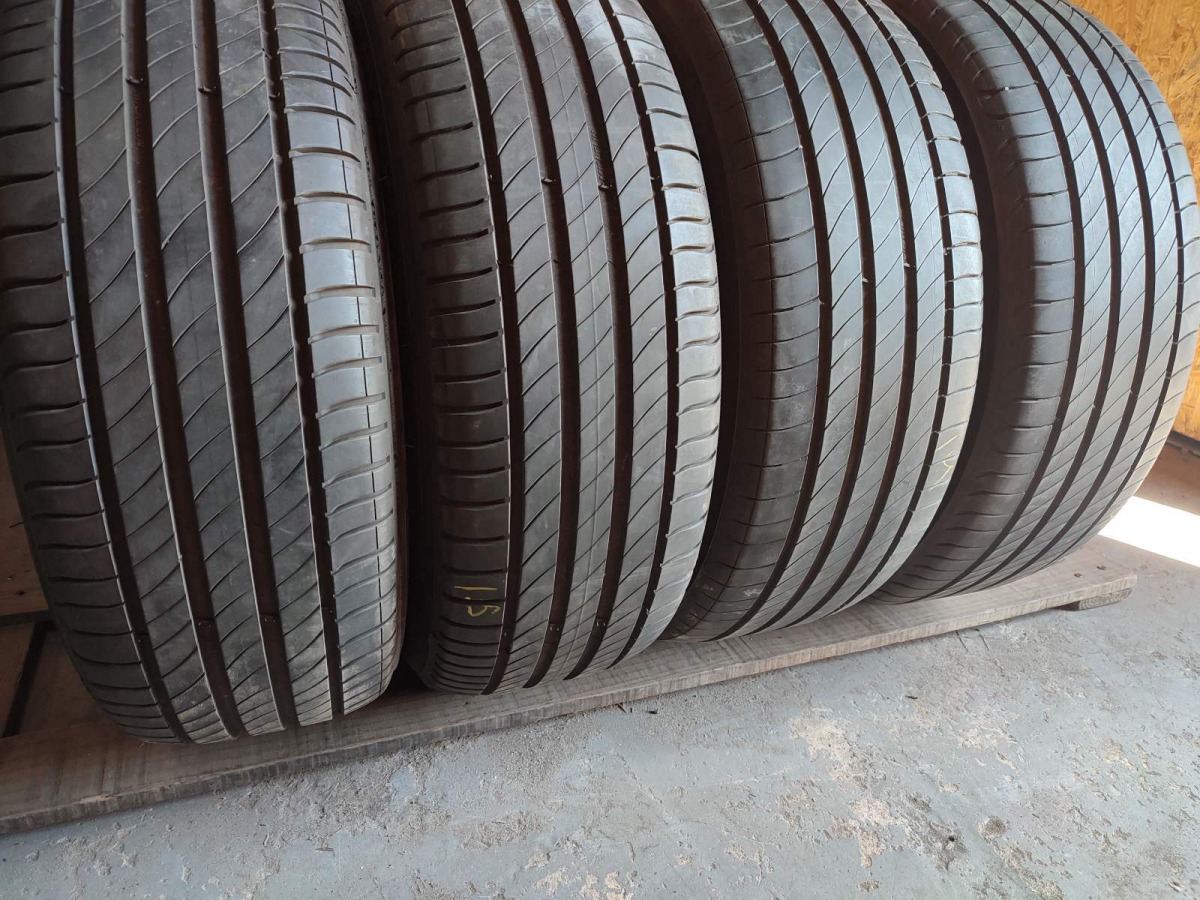 Придбати вживані шини Michelin Primacy 4 . 215/60 R 16 Вживані шини з Європи Michelin Primacy 4 . 215/60 R 16