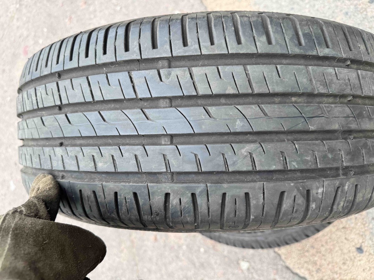 Вживані шини з Європи Barum Bravuris 3 215/55 R 16