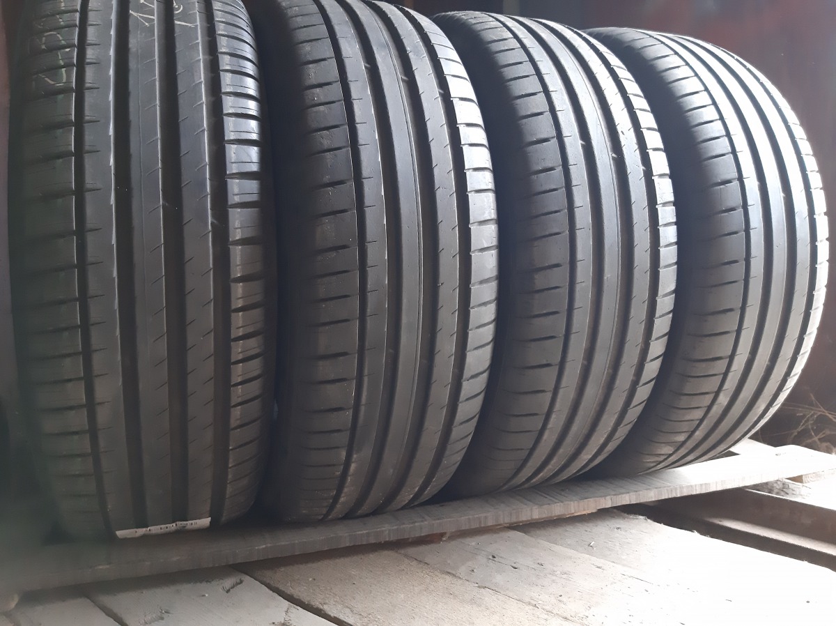 Придбати вживані шини Michelin Latitude Sport 3 / / 235/60 R 18 Вживані шини з Європи Michelin Latitude Sport 3 / / 235/60 R 18