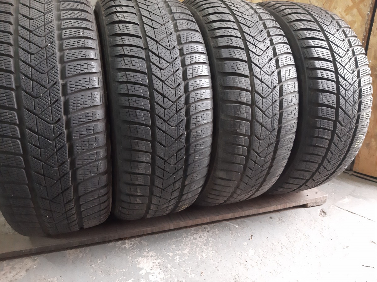 Вживані шини з Європи Pirelli Sottozero 3     235/45 R 18