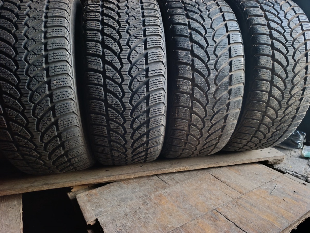 Вживані шини з Європи Bridgestone Blizzak LM-32    … . 225/50 R 17
