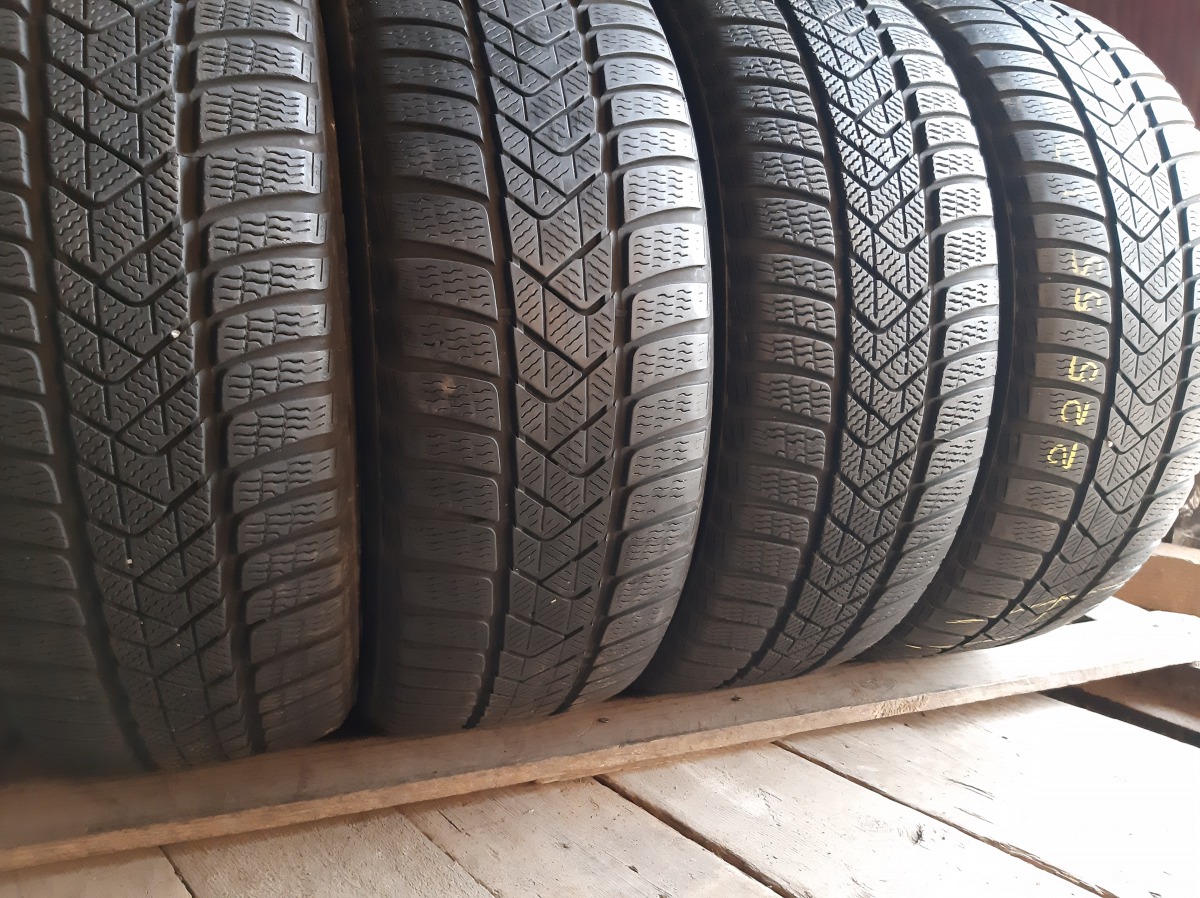 Вживані шини з Європи Pirelli Sottozero 3    225/55 R 17