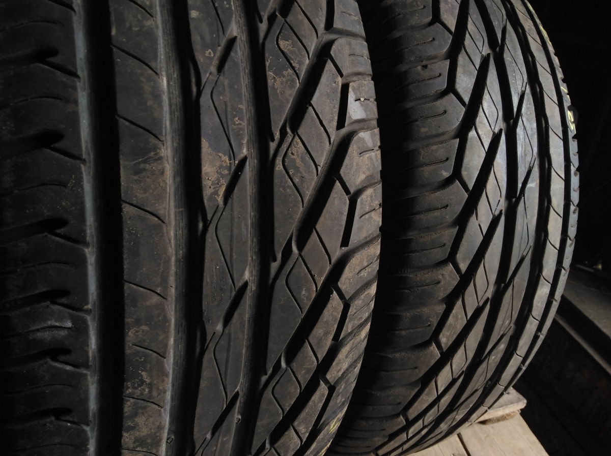 Вживані шини з Європи Uniroyal Rain Expert 3 235/60 R 16