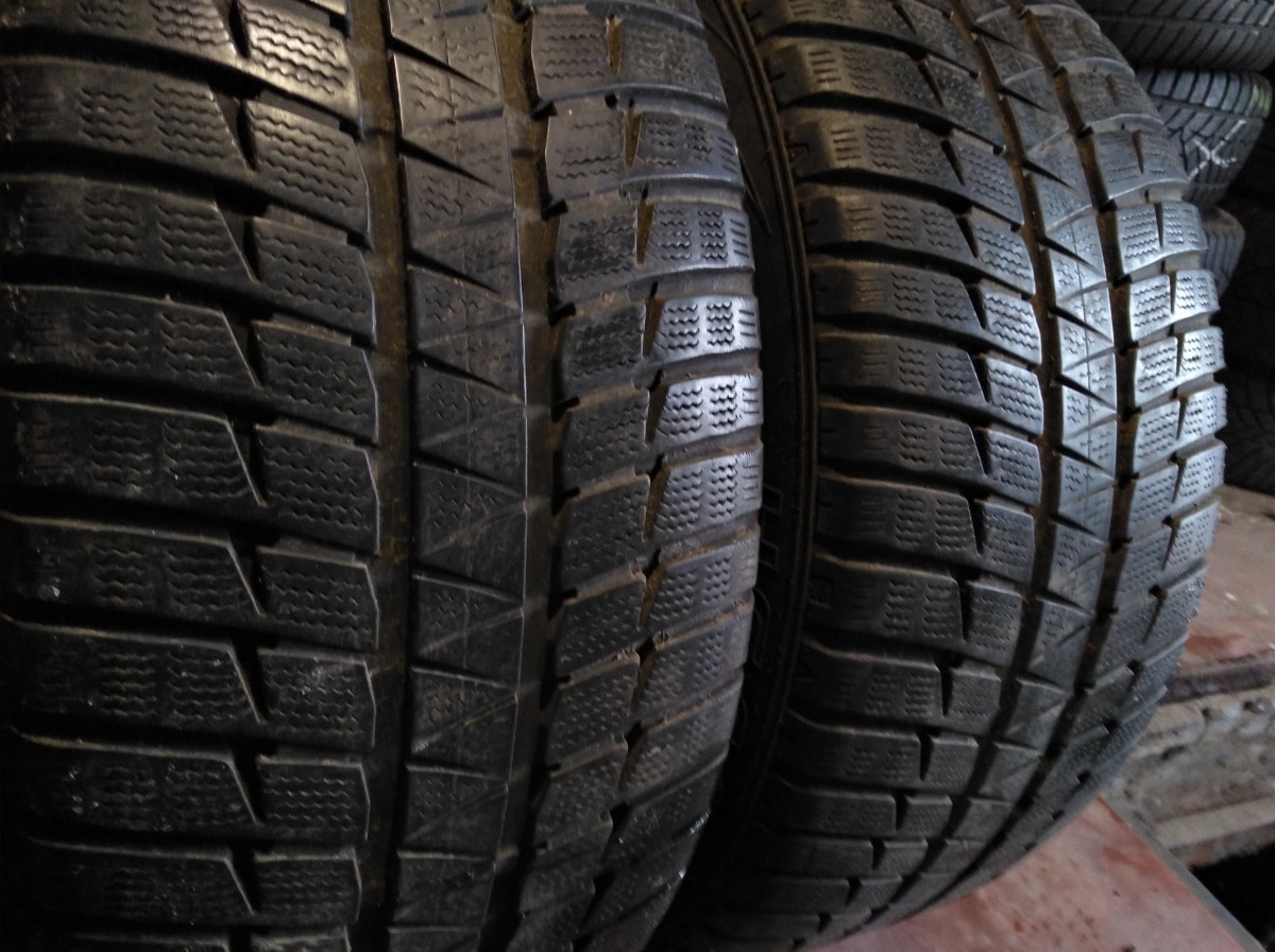 Вживані шини з Європи Falken HS 449 Euro Winter 255/45 R 18