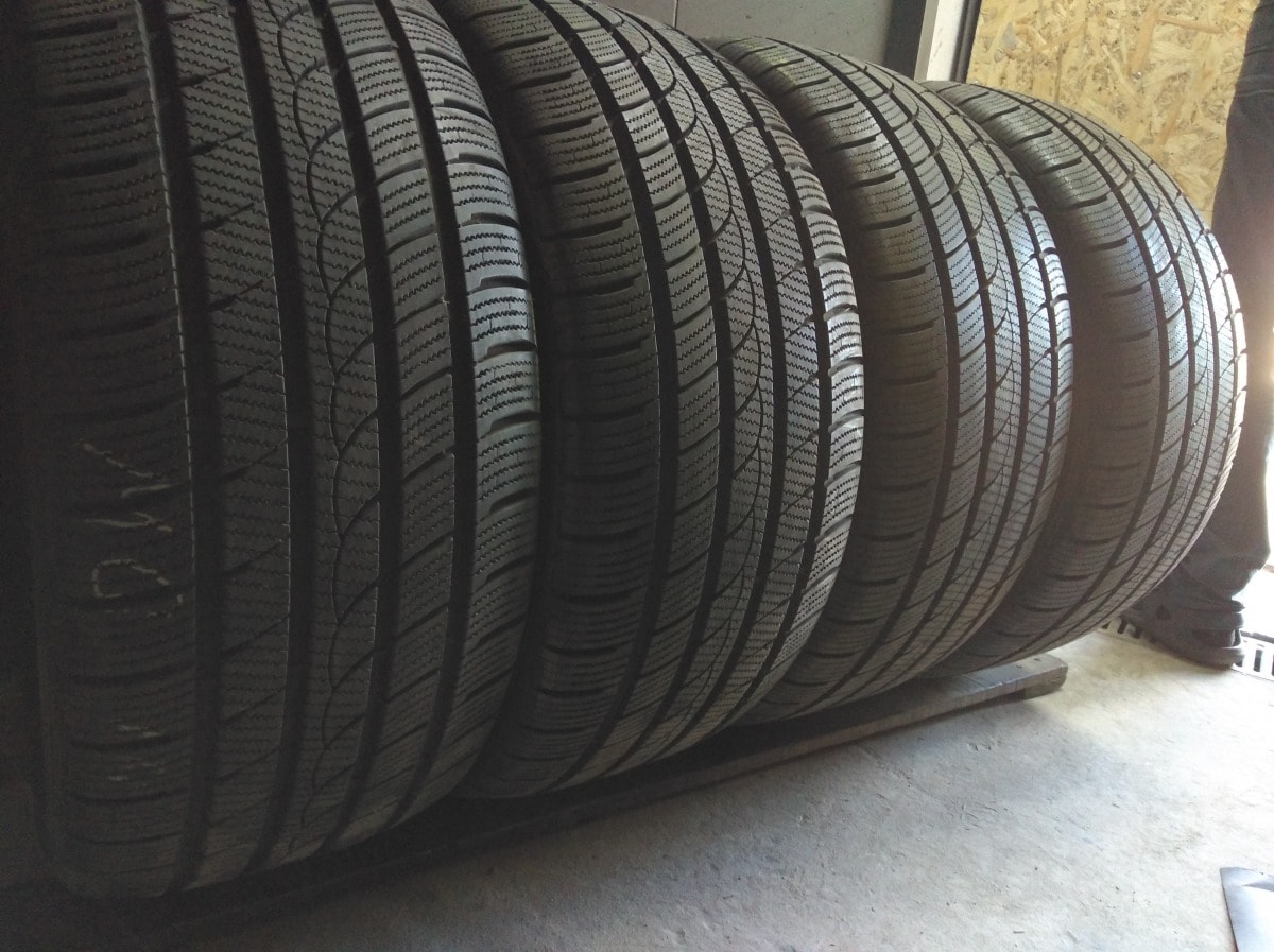 Вживані шини з Європи Trocmax Ice-Plus S 220 275/40 R 20