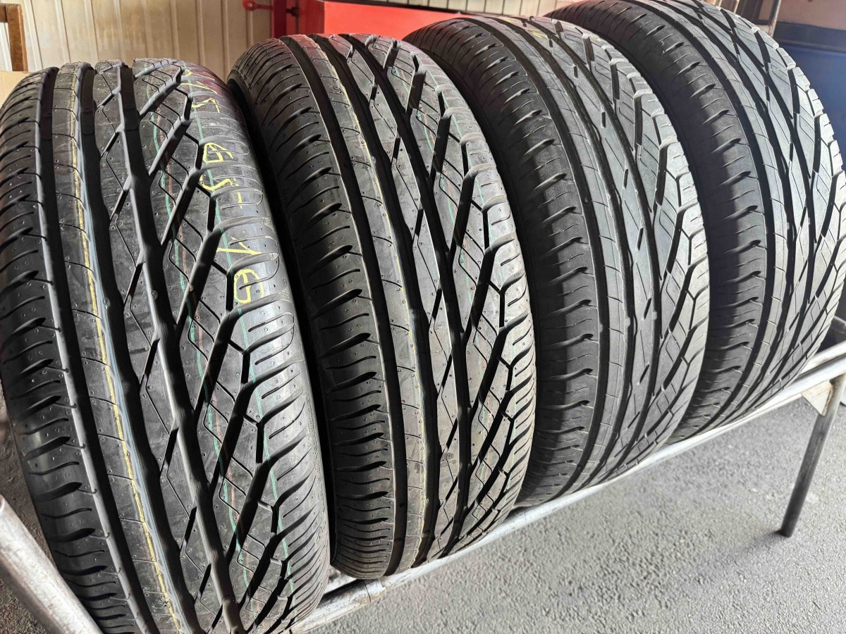 Вживані шини з Європи Uniroyal RainExpert3 215/65 R 16