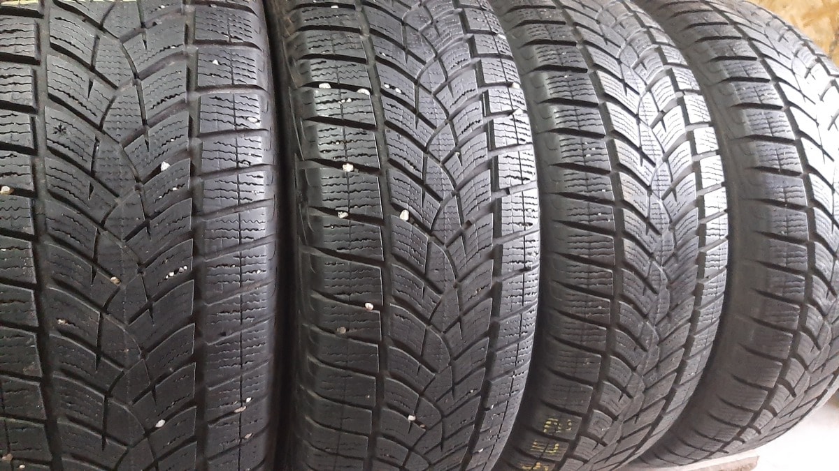 Вживані шини з Європи GoodYear UltraGripPerfomanceSuv/ 225/60 R 17