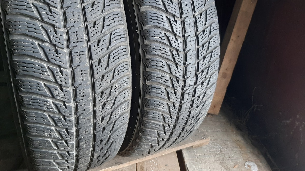 Вживані шини з Європи Nokian WRSuv3 235/65 R 17