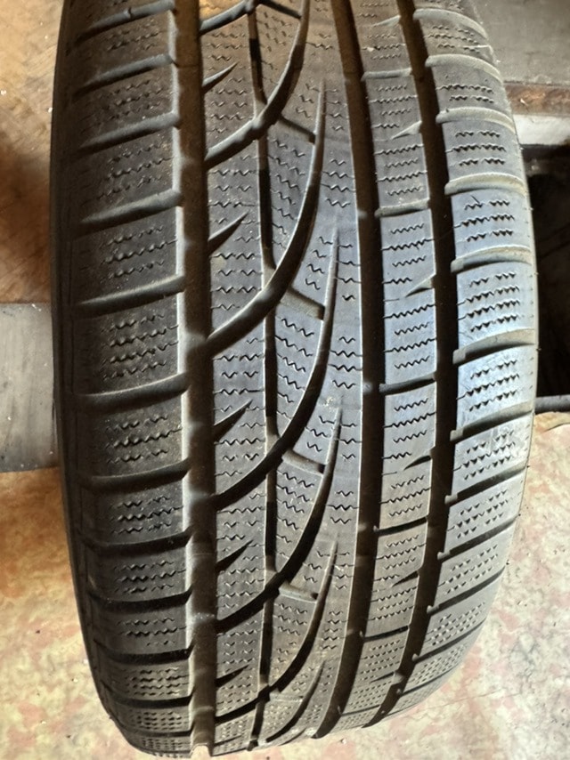 Вживані шини з Європи Hankook Winter I Cept EVO 215/55 R 17