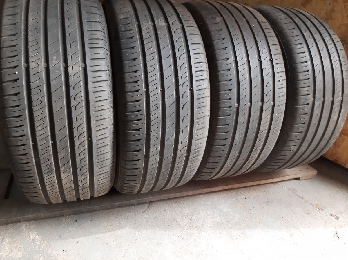 Вживані шини з Європи Barum Bravuris 5 235/50 R 17