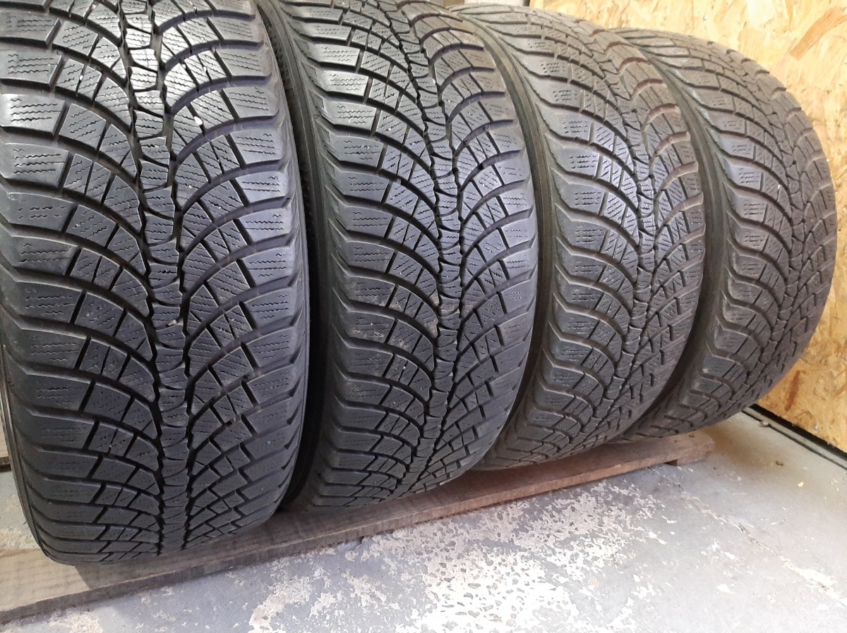 Вживані шини з Європи Kumho Wintercraft WP71 235/50 R 17