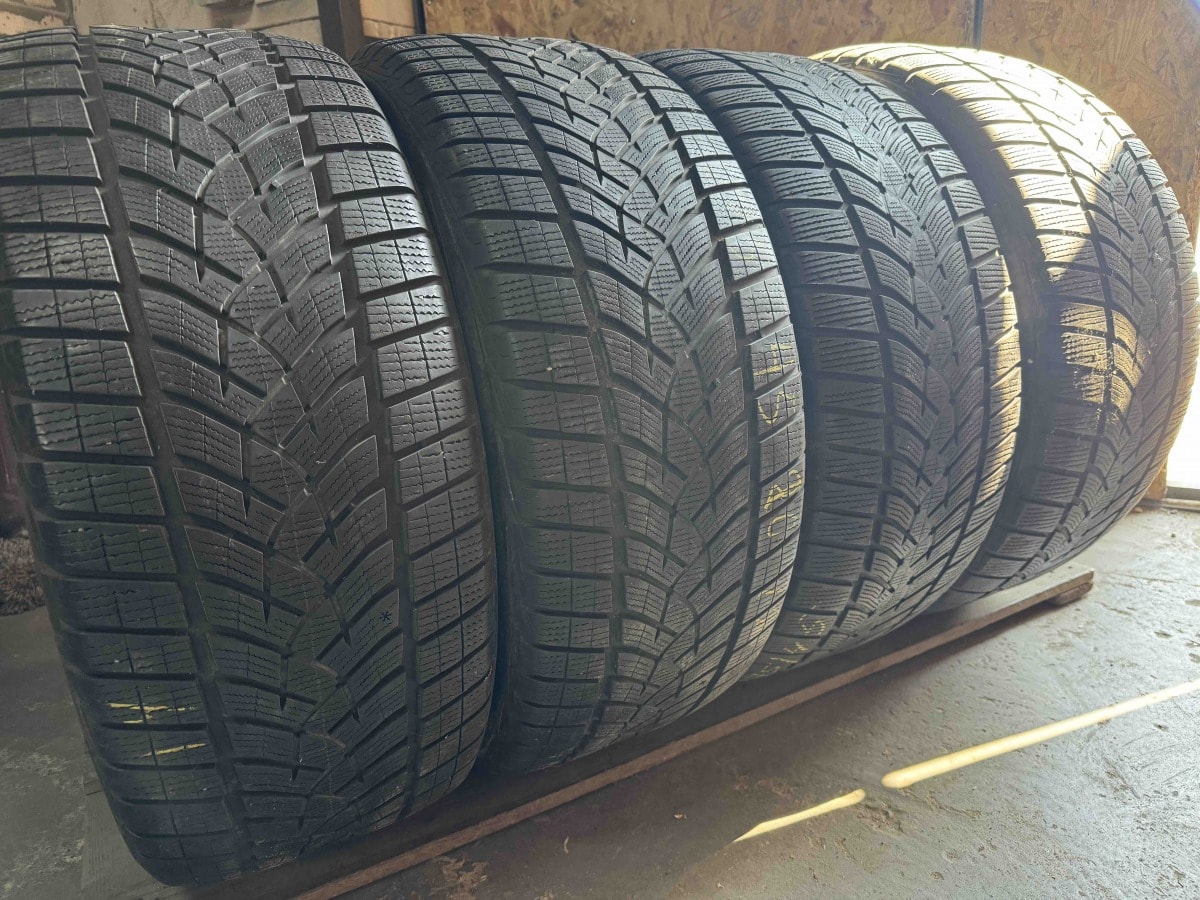 Вживані шини з Європи Goodyear UltraGripPerfomance SUV 275/45 R 20