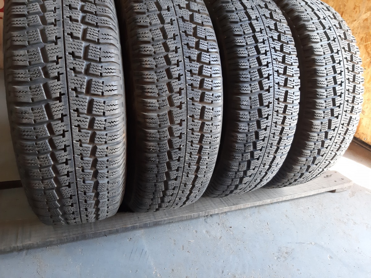 Вживані шини з Європи Pirelli Winter Ice plus 195/70 R 14