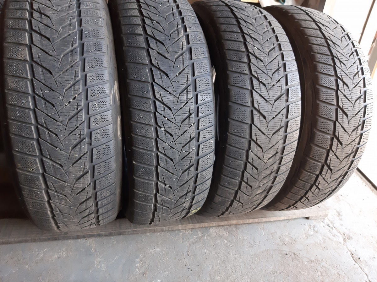 Вживані шини з Європи Vredestein Wintrac Xtreme S  225/55 R 18