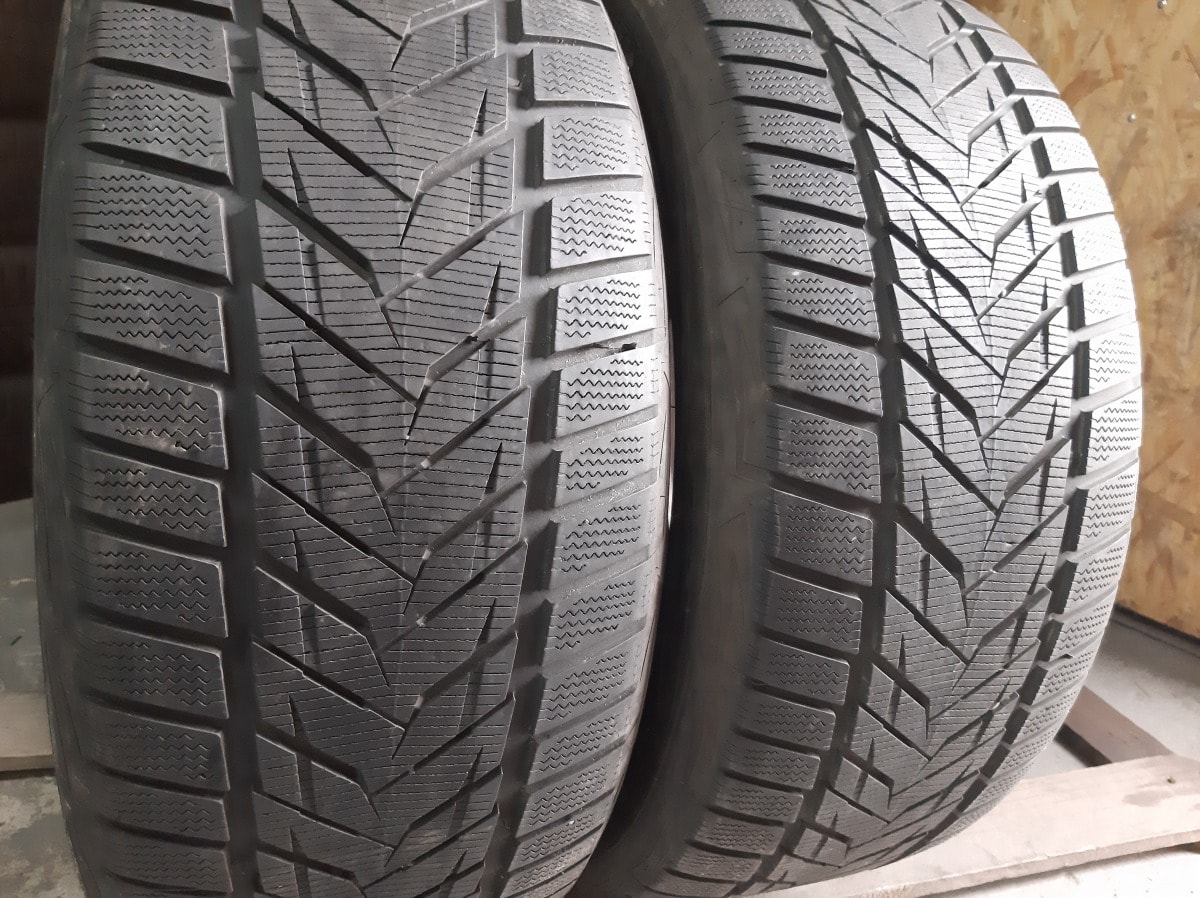 Вживані шини з Європи Vredestein GiugiaroWintracXtreme 275/40 R 20