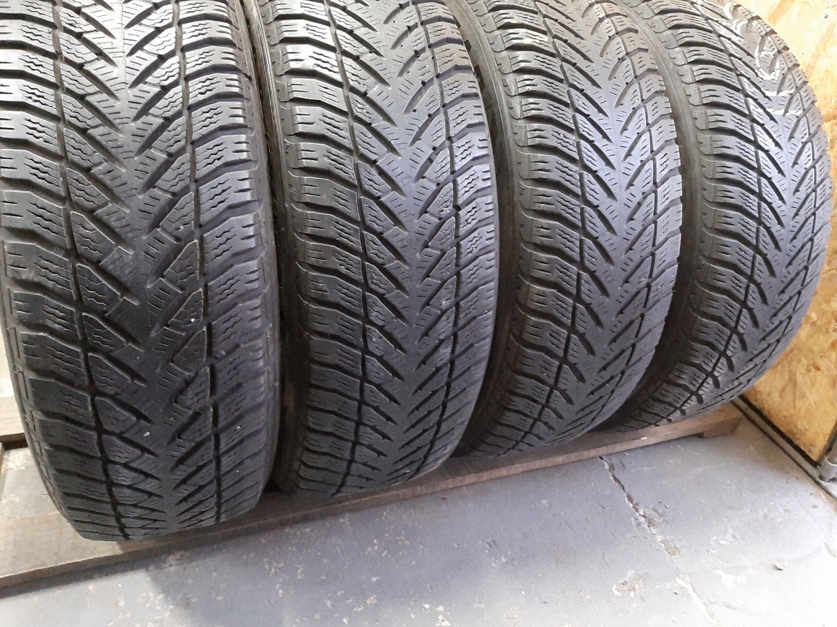 Вживані шини з Європи GoodYear Ultra Grip+ 4*4 SUV  225/65 R 17