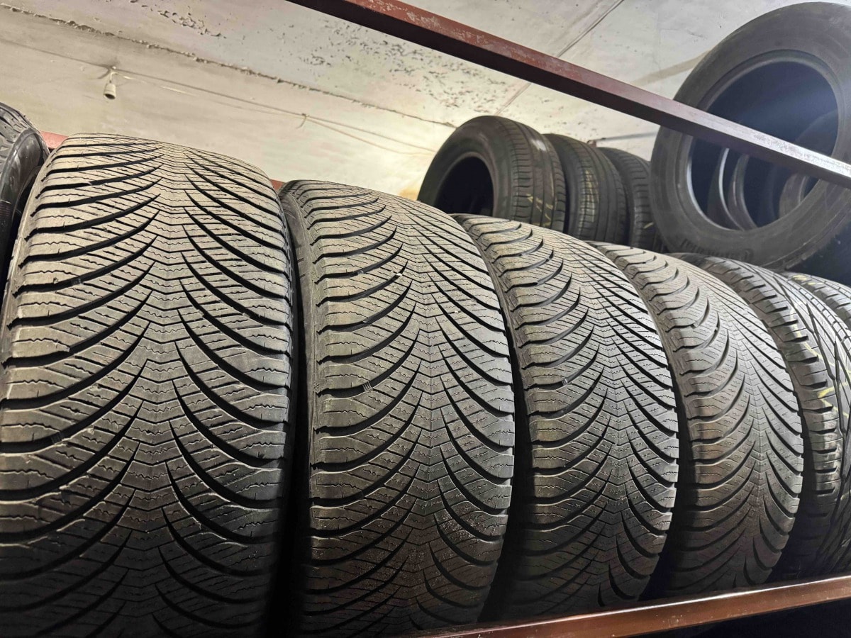 Вживані шини з Європи GoodYear Vector 4 Season 225/55 R 17