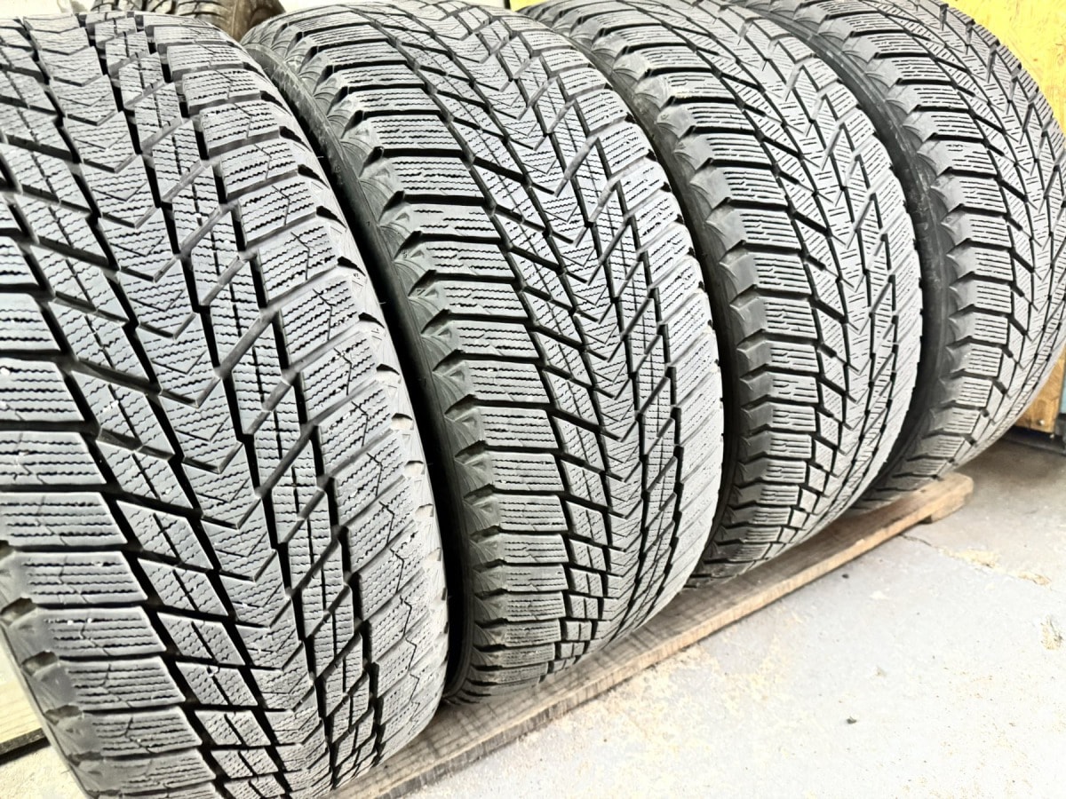 Вживані шини з Європи Roadstone Winguard Ice Plus 225/50 R 17