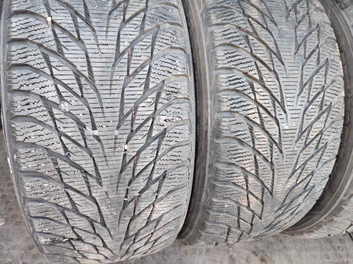 Вживані шини з Європи Nokian Hakkapeliitta R2 235/50 R 17