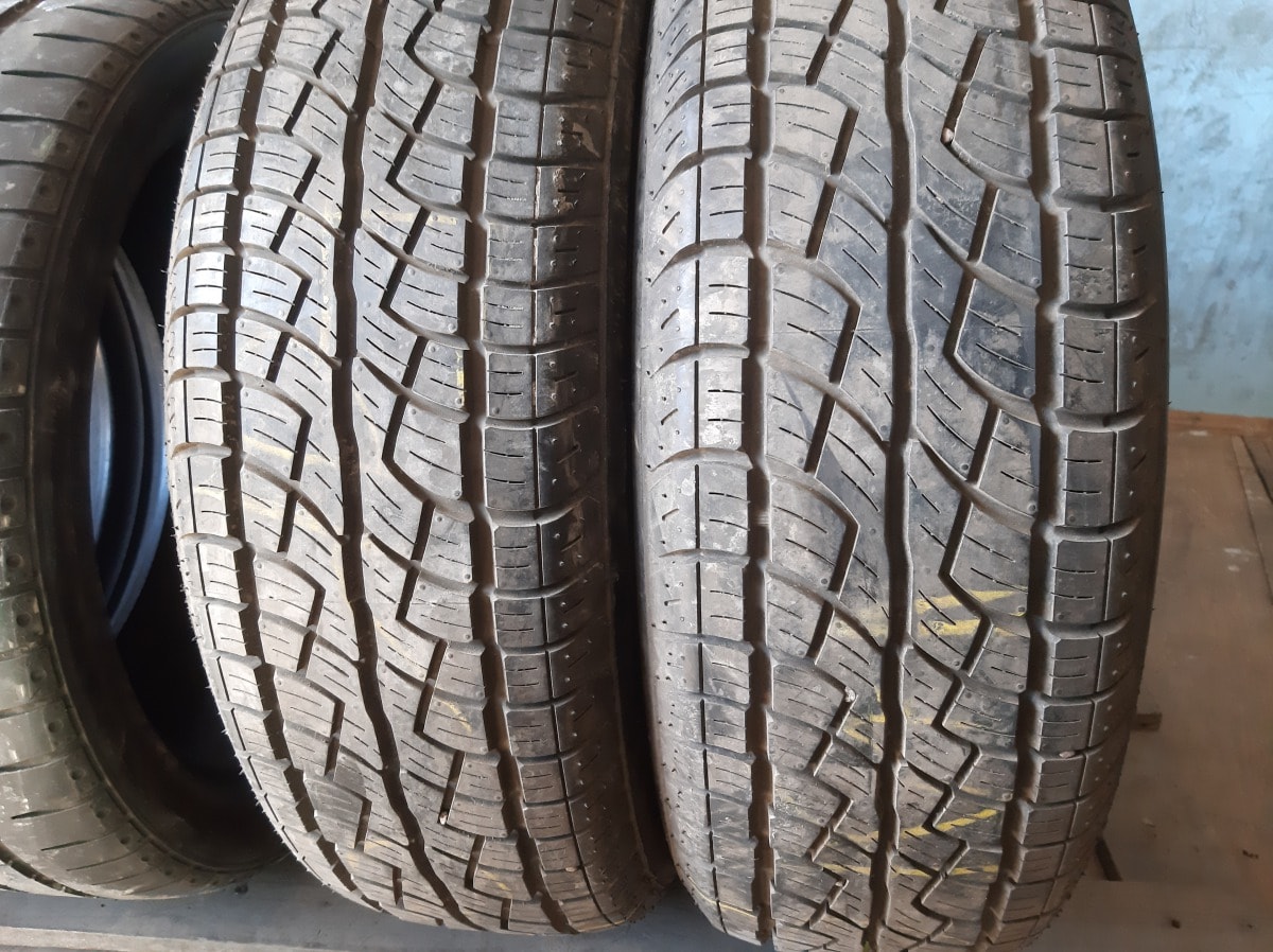 Вживані шини з Європи Bridgestone Dueler H/T     . 215/65 R 16